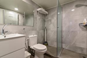 Gallery image of Netanya SeaView ApartHotel in Netanya