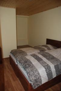 Letto o letti in una camera di Gogi Jafaridze's Guesthouse