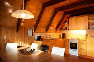 Virtuvė arba virtuvėlė apgyvendinimo įstaigoje Birkihof Lodge