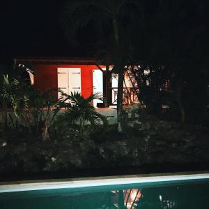 Der Swimmingpool an oder in der Nähe von Ti coin paradis