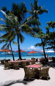 Ресторант или друго място за хранене в Alona Vida Beach Resort