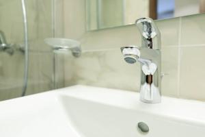 A bathroom at TONIS Le Petit Nicolas 1BD Apartment in Koukaki!