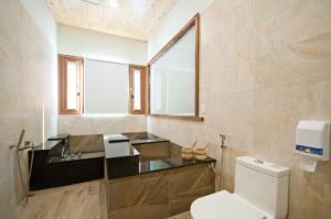 A bathroom at ChunYang Homestay春陽一品居