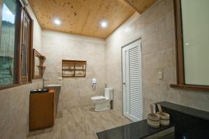 A bathroom at ChunYang Homestay春陽一品居
