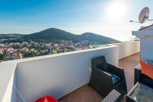 Nespecifikovaný výhled na hory nebo výhled na hory při pohledu z apartmánu