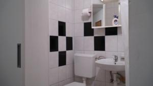 Kúpeľňa v ubytovaní Apartments Nera