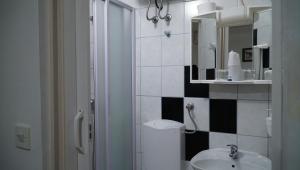 Kúpeľňa v ubytovaní Apartments Nera