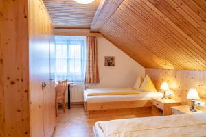 Postel nebo postele na pokoji v ubytování Kolping-Ferienhaus