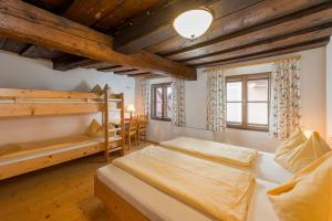 Postel nebo postele na pokoji v ubytování Kolping-Ferienhaus