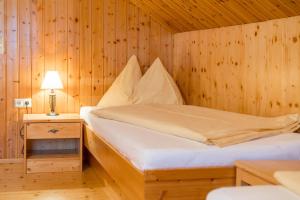 Postel nebo postele na pokoji v ubytování Kolping-Ferienhaus