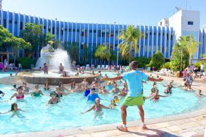 A piscina localizada em Hotel CTC ou nos arredores