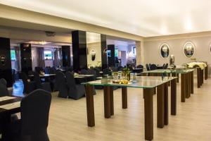 Reštaurácia alebo iné gastronomické zariadenie v ubytovaní Jasek Premium Hotel Wrocław
