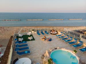 Bazén v ubytování Hotel International nebo v jeho okolí