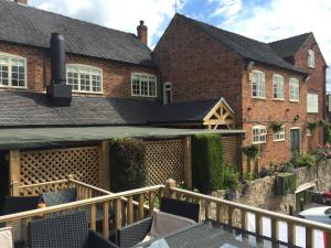 Foto dalla galleria di Crown Inn a Marston Montgomery Altre 44 foto