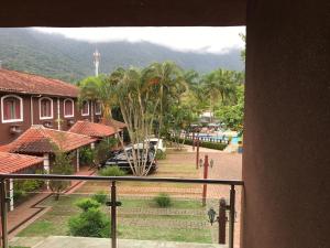 Uma vista da montanha tirada da pousada 