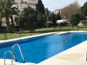 Basen w obiekcie Apartamento DELUXE Benalmádena lub w pobliżu