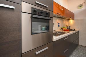 Nhà bếp/bếp nhỏ tại My Garda Holiday Home Peschiera 1