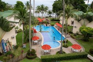 Bazén v ubytování Club del Mar Oceanfront nebo v jeho okolí