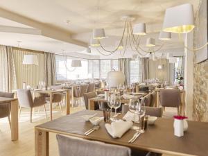 Posezení v ubytování Hotel Le Beau Séjour