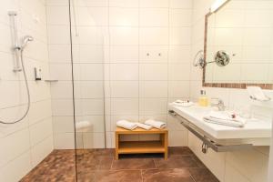 Bilik mandi di Hotel Almrausch