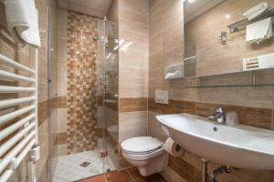 Koupelna v ubytování Hotel Spa Hévíz