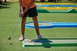 Golf v hotelu nebo okolí