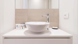 A bathroom at Italianway - Vincenzo Monti 36