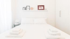 A bed or beds in a room at Italianway - Vincenzo Monti 36