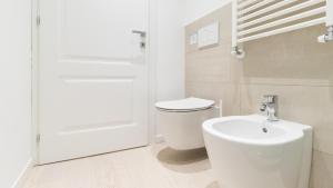 A bathroom at Italianway - Vincenzo Monti 36