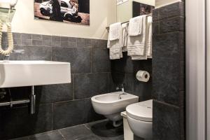 A bathroom at Top Floor Trastevere