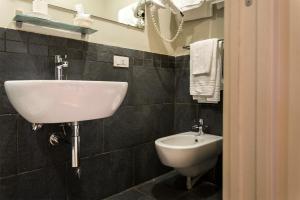 A bathroom at Top Floor Trastevere