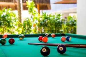 Biliár nebo kulečník v ubytování Coral Plaza Apart Hotel