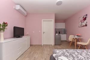 Eldhús eða eldhúskrókur á Studio Apartment Deluxe