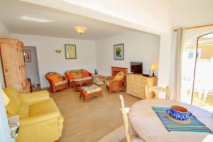 Ein Sitzbereich in der Unterkunft Mabruka - charming, Finca style holiday villa in Benissa