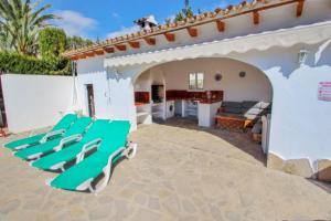 Ein Patio oder anderer Außenbereich in der Unterkunft Mabruka - charming, Finca style holiday villa in Benissa