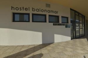 Foto da galeria de Hostel Albergue Baionamar em Baiona