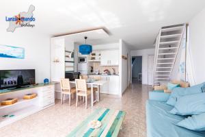 Kuchyň nebo kuchyňský kout v ubytování Vivienda Vacacional Sunny - duplex apartment 2beds 2 baths