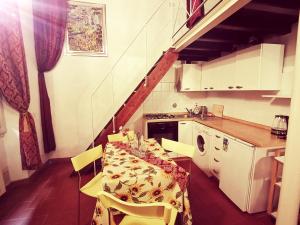 Η κουζίνα ή μικρή κουζίνα στο Florentine Style Central Apartments