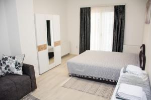 En eller flere senger på et rom på Apartment ALEKSANDAR Valjevo