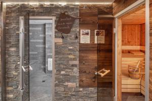 Un baño de Hotel Antika