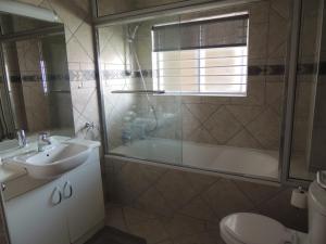 Ένα μπάνιο στο Sand and Sea 25 +35 φωτογραφίες