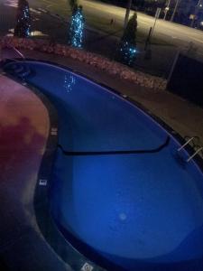 Het zwembad bij of vlak bij Cache Creek Inn
