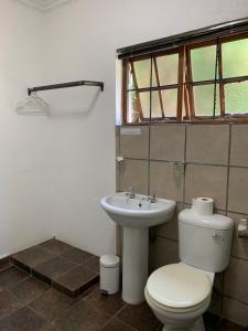 Galeriebild der Unterkunft Pensão Guest Lodge in Nelspruit + 32 Fotos