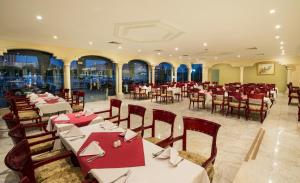 Obelisk Nile Hotel Aswan 레스토랑 또는 맛집