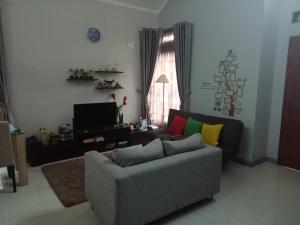 Część wypoczynkowa w obiekcie Homestay Syariah Cileunyi, Bandung Timur