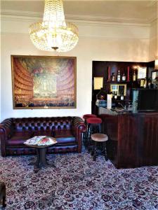 Ο χώρος του lounge ή του μπαρ στο The Ellesmere Hotel Eastbourne