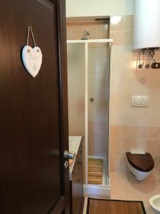 Koupelna v ubytování Haven apartment Sun Serena + 21 fotografií