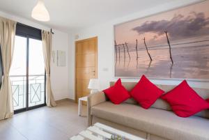A seating area at MA2B-Bright Apt With Rooftops With Palms near Old Town