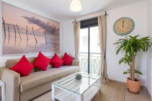 A seating area at MA2B-Bright Apt With Rooftops With Palms near Old Town