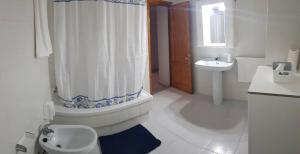 Et badeværelse på Terrazas de Lanzarote